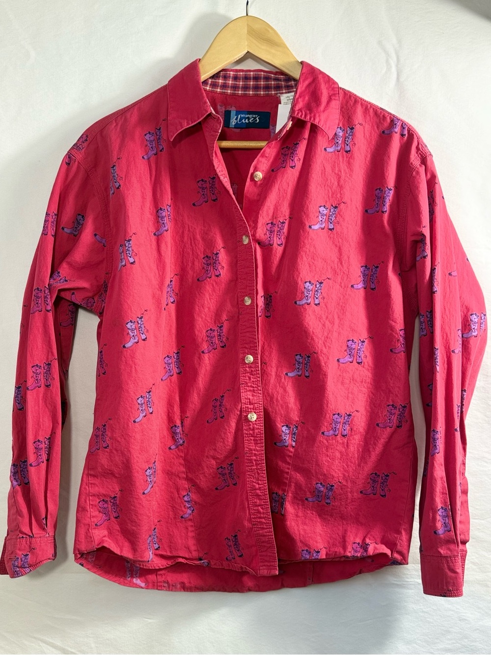 VTG Wrangler Blues Women's Pink Button-Down w/Purple Boot Print 100% Cotton - Picture 1 of 3
